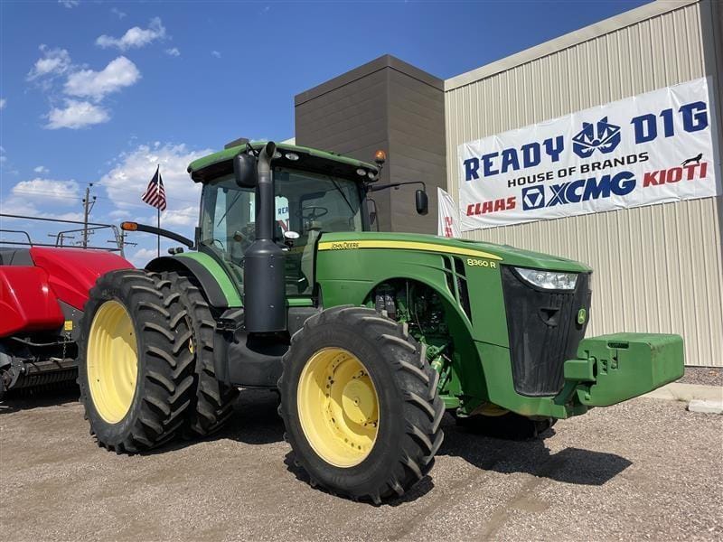 2011 John Deere 8360R Equipment Image0