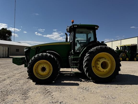 Image of John Deere 8360R equipment image 1