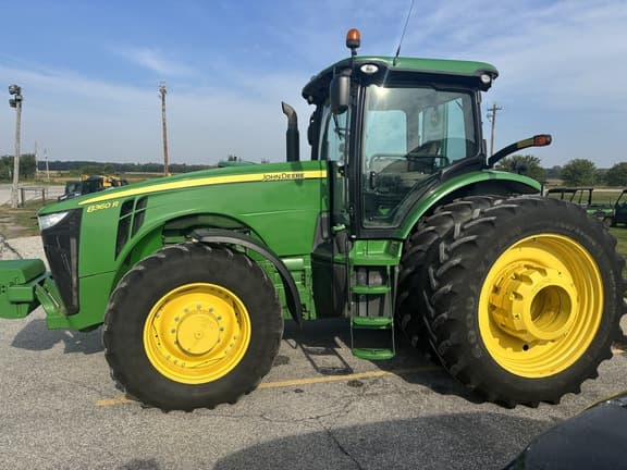 Image of John Deere 8360R equipment image 1
