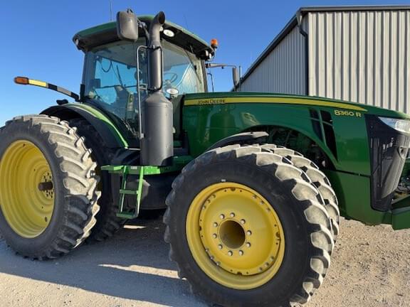 Image of John Deere 8360R equipment image 4