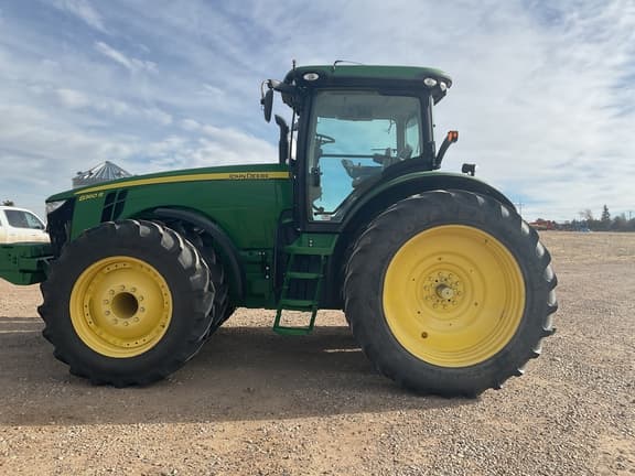 Image of John Deere 8360R equipment image 3