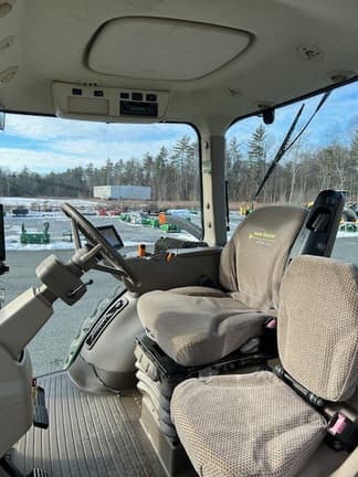 Image of John Deere 8360R equipment image 4