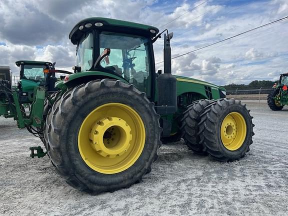 Image of John Deere 8360R equipment image 4