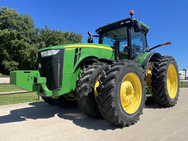 Image of John Deere 8360R equipment image 1