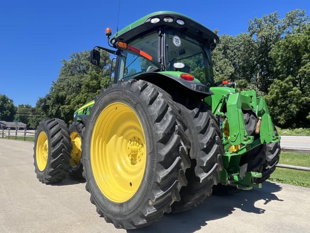 Image of John Deere 8360R equipment image 3