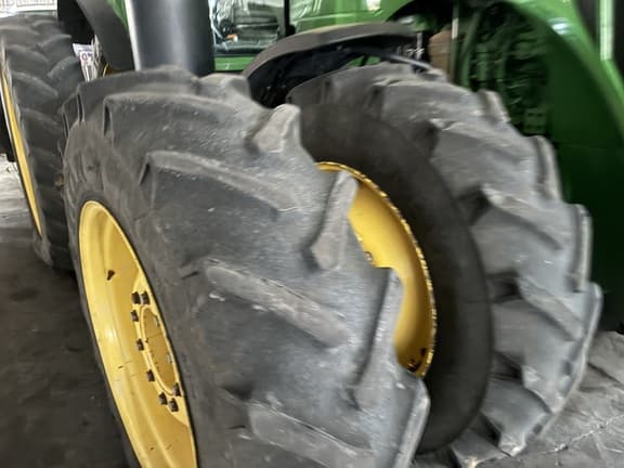Image of John Deere 8360R equipment image 2