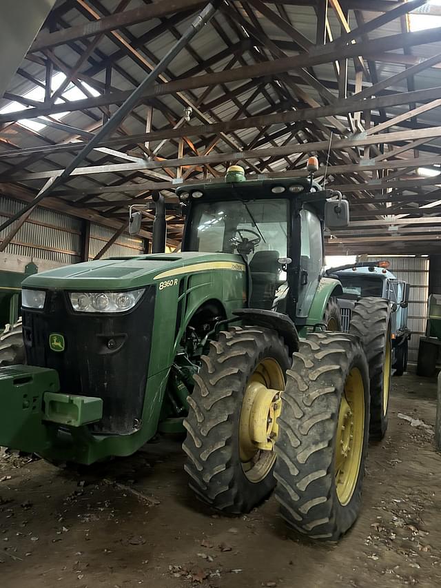 Image of John Deere 8360R equipment image 1