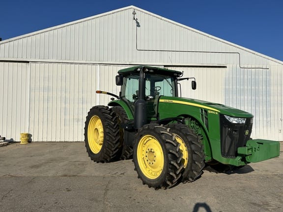 2011 John Deere 8360R Equipment Image0