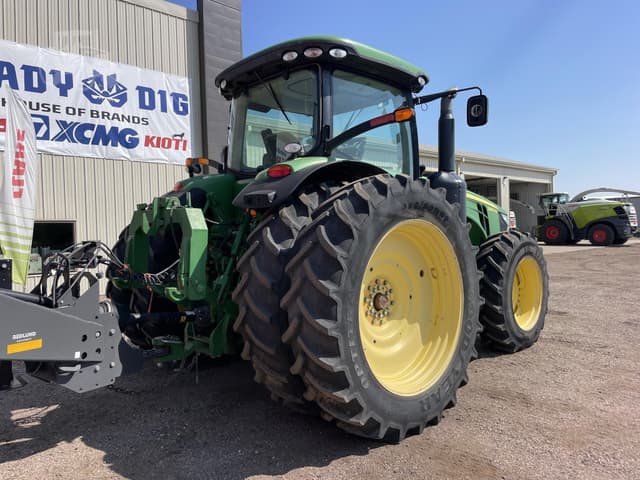 Image of John Deere 8360R equipment image 2