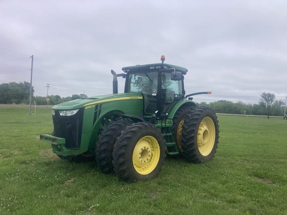 2011 John Deere 8360R Equipment Image0