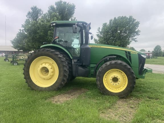 Image of John Deere 8360R equipment image 2