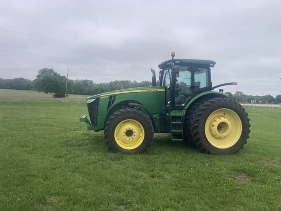 Image of John Deere 8360R equipment image 1
