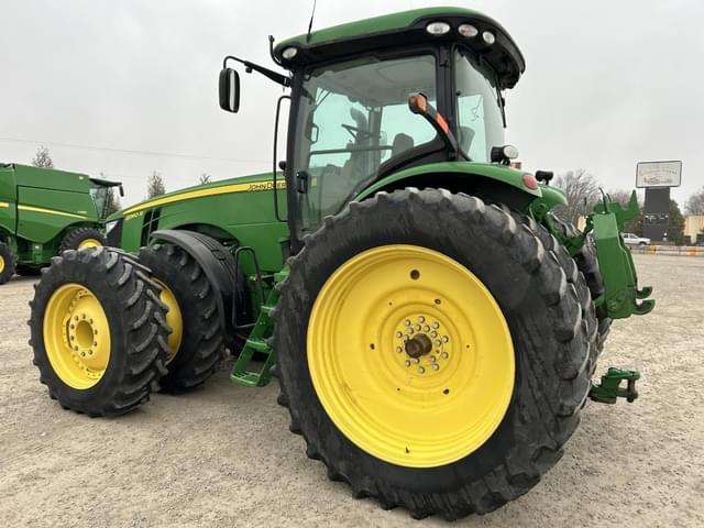 Image of John Deere 8360R equipment image 2