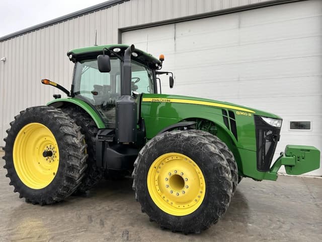 Image of John Deere 8360R equipment image 1
