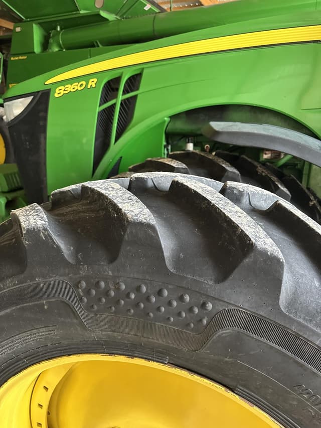 Image of John Deere 8360R equipment image 4