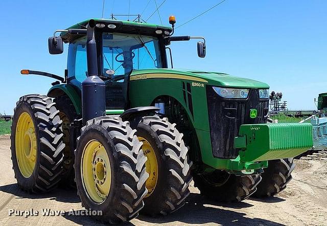 Image of John Deere 8360R equipment image 2