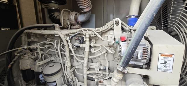 Image of John Deere 6090HF equipment image 4