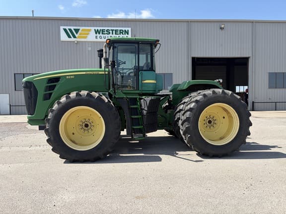 Image of John Deere 9230 equipment image 1