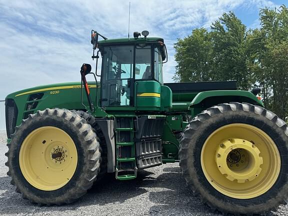 Image of John Deere 9230 equipment image 2