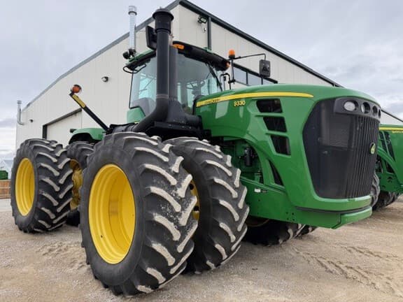 Image of John Deere 9330 equipment image 1
