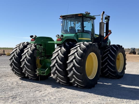 Image of John Deere 9330 equipment image 4