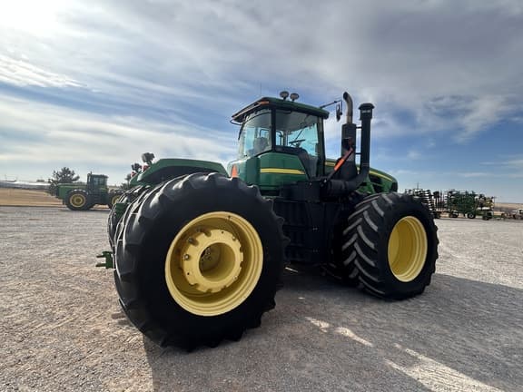 Image of John Deere 9330 equipment image 4