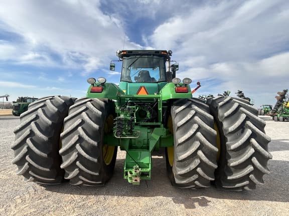 Image of John Deere 9330 equipment image 3