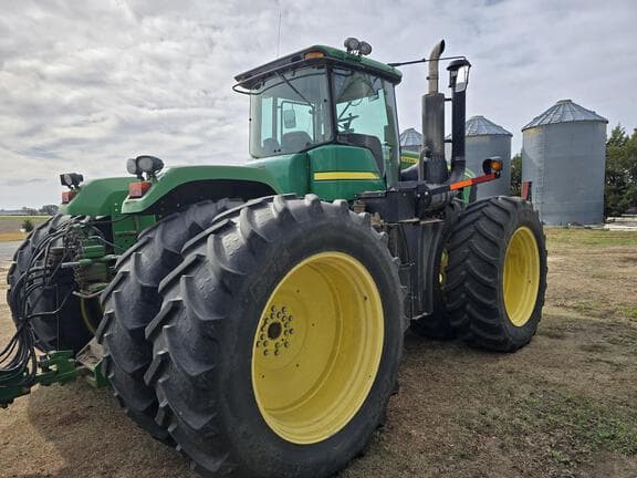 Image of John Deere 9330 equipment image 3