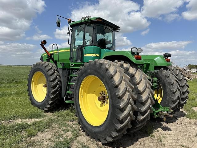 Image of John Deere 9330 equipment image 2