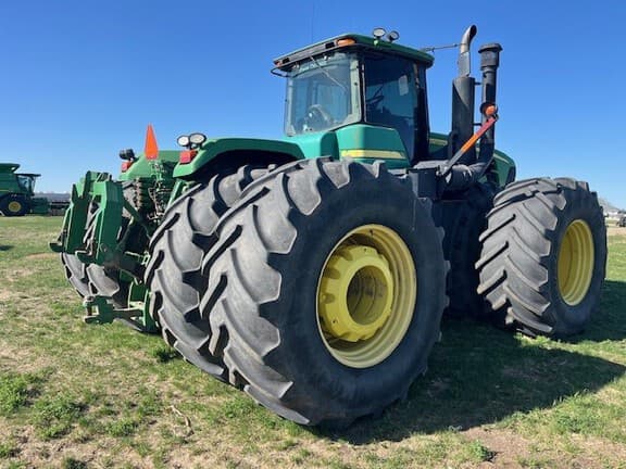 Image of John Deere 9330 equipment image 4