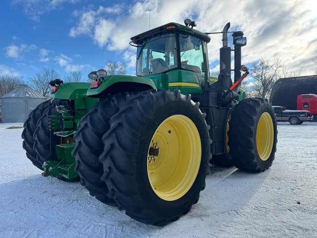Image of John Deere 9330 equipment image 2