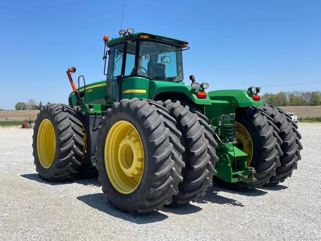 Image of John Deere 9330 equipment image 1
