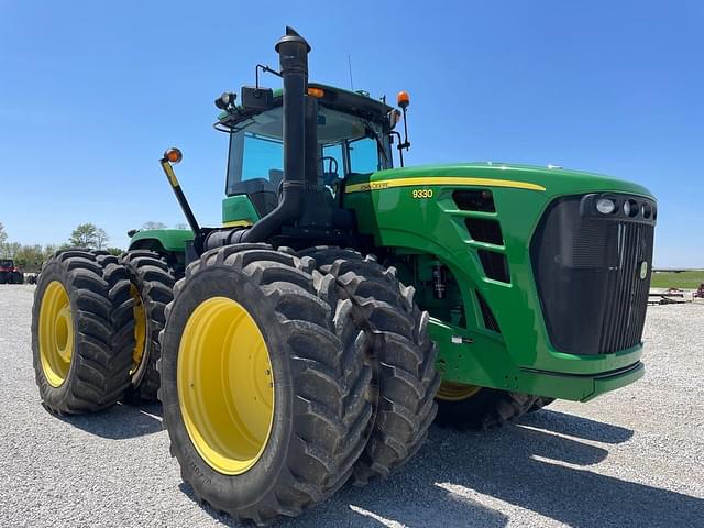 Image of John Deere 9330 equipment image 1