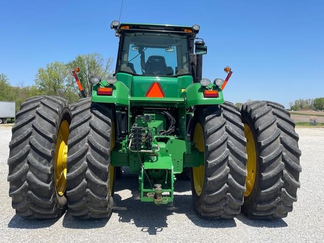 Image of John Deere 9330 equipment image 2