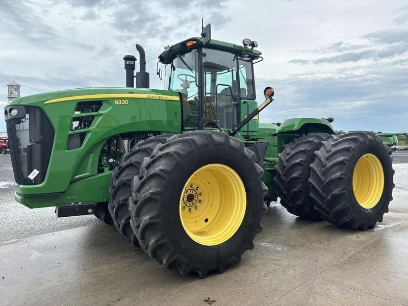 2011 John Deere 9330 Equipment Image0