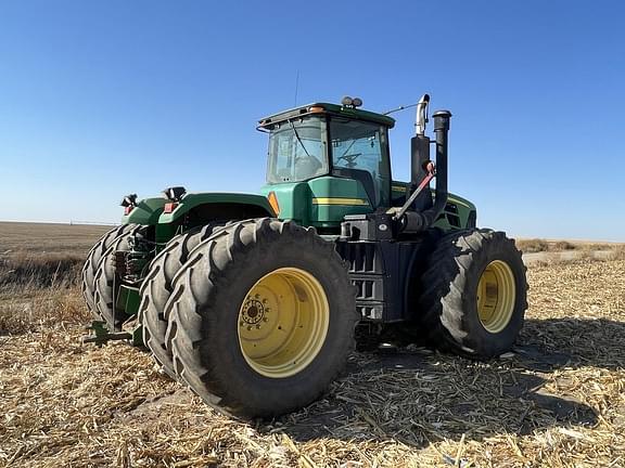 Image of John Deere 9330 equipment image 2