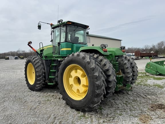 Image of John Deere 9330 equipment image 1