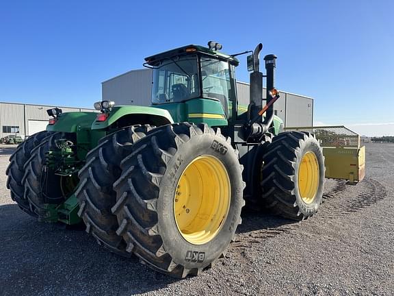 Image of John Deere 9330 equipment image 4