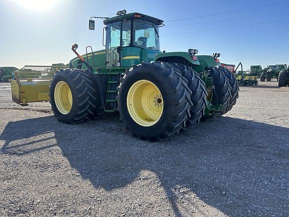 Image of John Deere 9330 equipment image 2