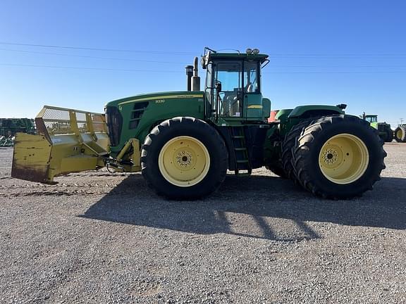 Image of John Deere 9330 equipment image 1