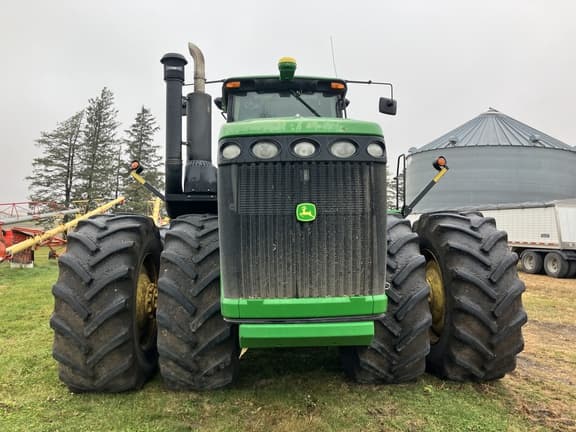 Image of John Deere 9330 equipment image 1