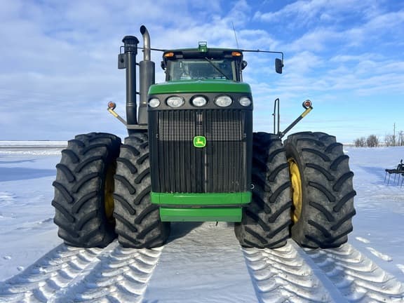 Image of John Deere 9330 equipment image 2