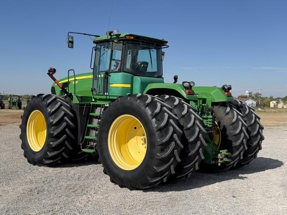 Image of John Deere 9330 equipment image 2