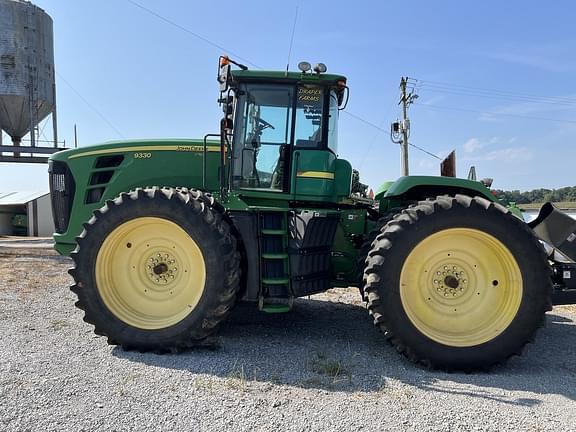 Image of John Deere 9330 equipment image 4