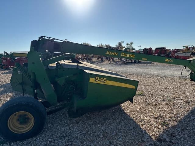 Image of John Deere 946 equipment image 2