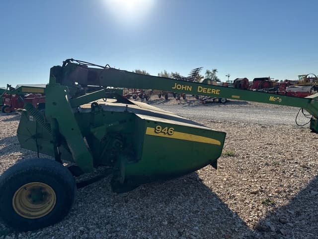 Image of John Deere 946 equipment image 1