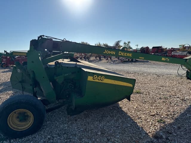 Image of John Deere 946 equipment image 3