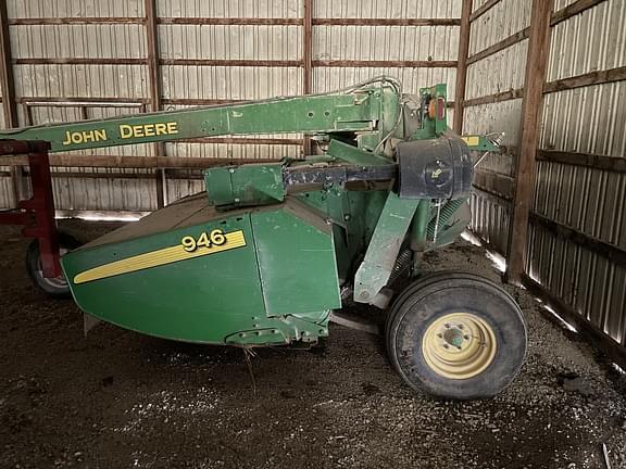 Image of John Deere 946 equipment image 3