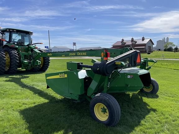 Image of John Deere 946 equipment image 3