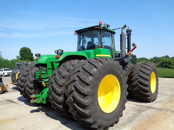Image of John Deere 9530 equipment image 4